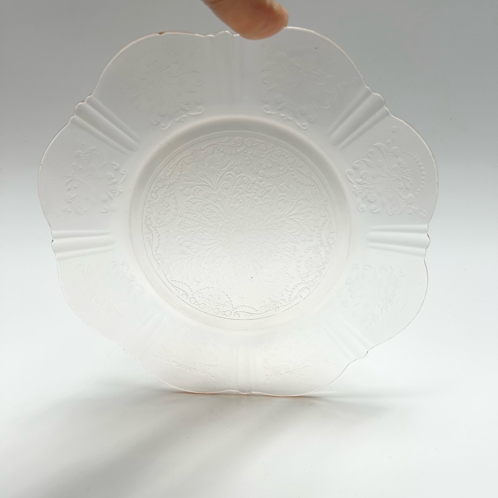🌸Macbeth Evans - American Sweetheart Pink Plate.